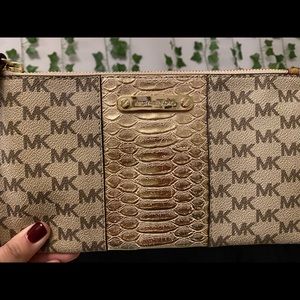 MK wristlet